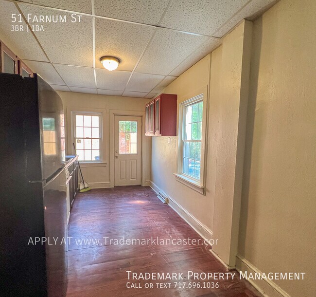 Building Photo - Nice 3 Bedroom Town Home
