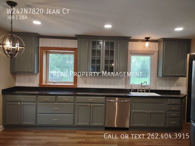 Building Photo - W247N7820 Jean Ct