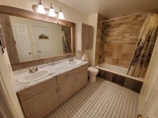 Photo du bâtiment - Large spacious condo