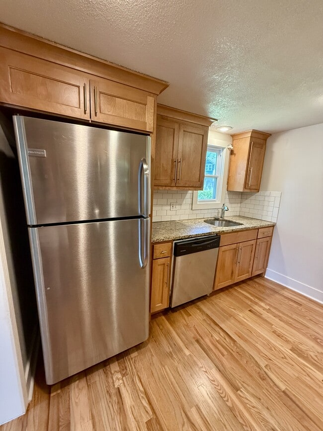 Foto del edificio - 7724 Walnut St