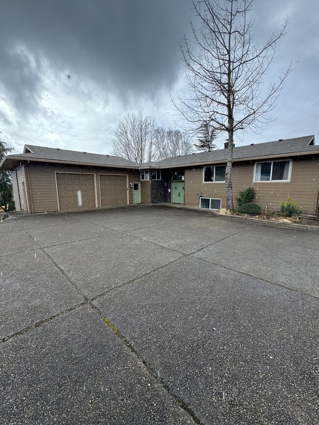 Foto del edificio - 19774 Grade Rd SE