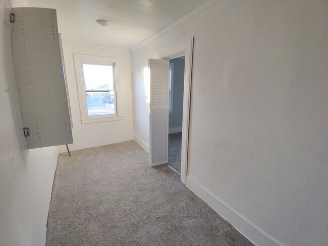 Foto del edificio - 6 S German St