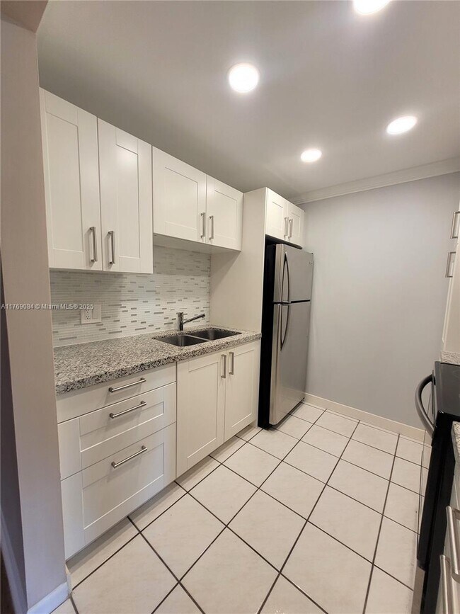 Foto del edificio - 13355 SW 9th Ct