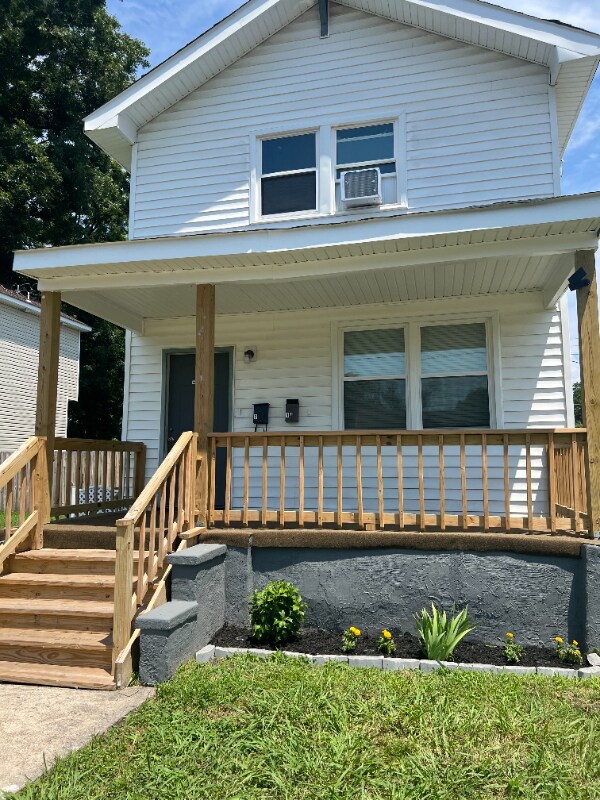 2025 Peach St Unit 2, Portsmouth, VA 23704 Room for Rent in