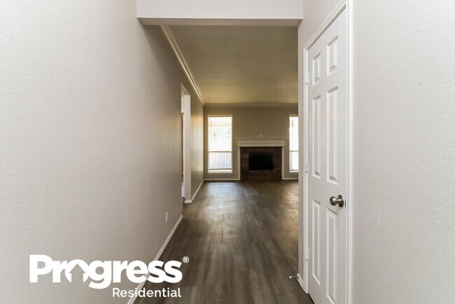 Building Photo - 567 Tanglewood Dr