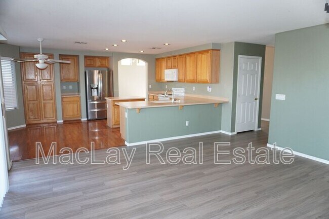 Building Photo - 2600 S Holguin Way