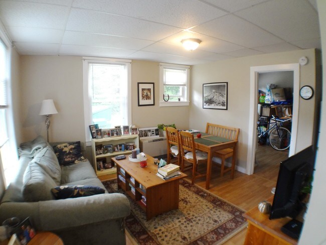 Los N.º 1 - 51 Maple St