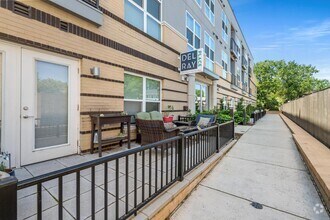 Building Photo - 1800 Mt Vernon Ave