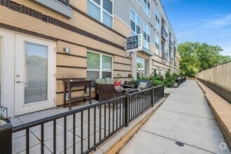Building Photo - 1800 Mt Vernon Ave