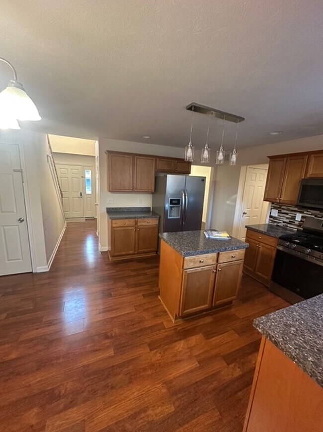 Building Photo - 4 Kings Way