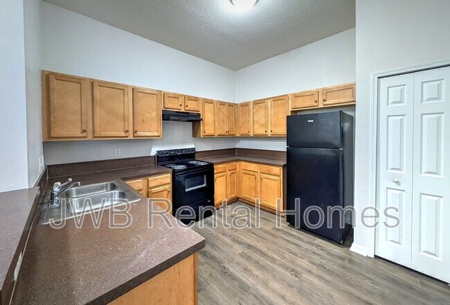Foto del edificio - 5051 Playpen Dr