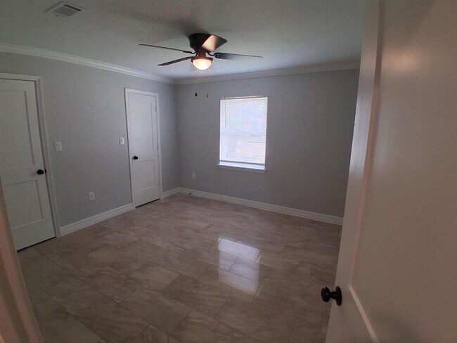 Foto del edificio - 4026 Simsbrook Dr
