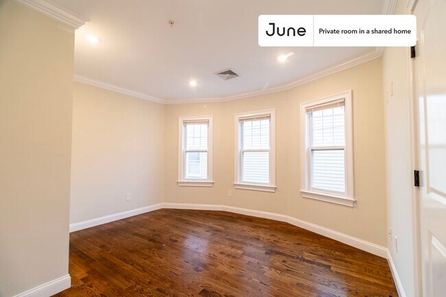 Foto del edificio - Room in Shared 4 bed/1.5 bath home