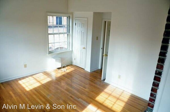 Building Photo - 417 S Juniper St