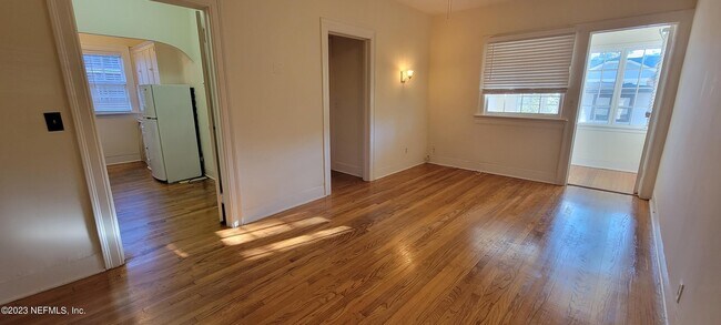 Foto del edificio - 1512 McDuff Ave S