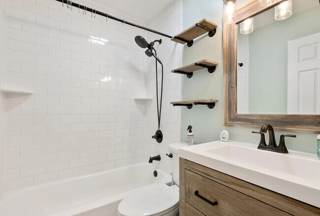 Foto del edificio - 705 Lakeview Ave