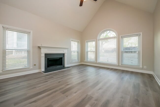 Building Photo - 79 High Point N