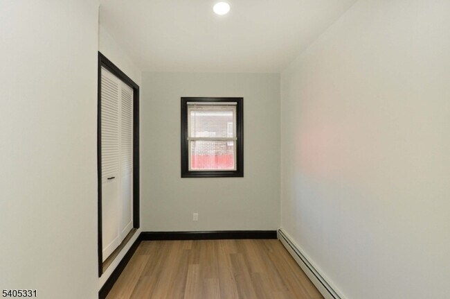 Foto del edificio - 73 Lafayette Ave