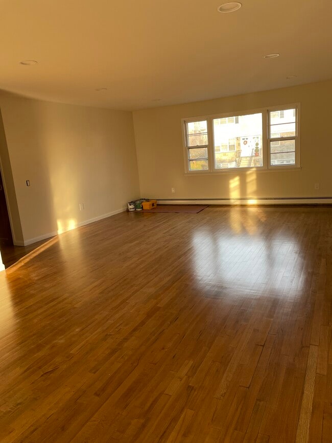 Building Photo - 37 Ridge Rd