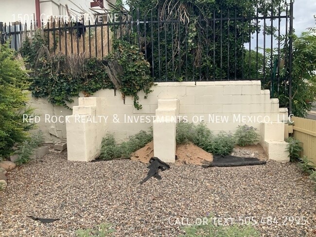 Foto del edificio - 1501 Central Ave NE