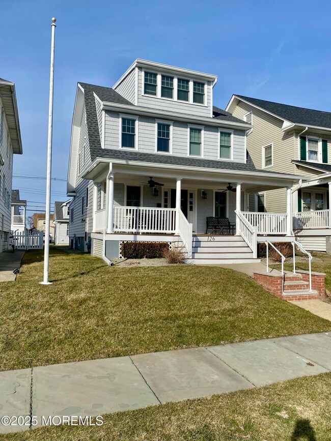 Building Photo - 126 Woodland Ave