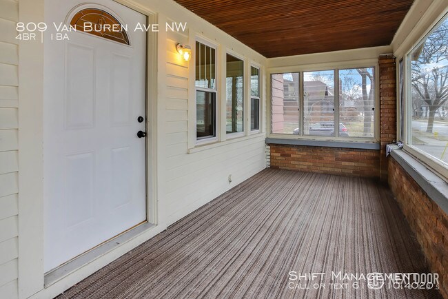 Building Photo - 809 Van Buren Ave NW