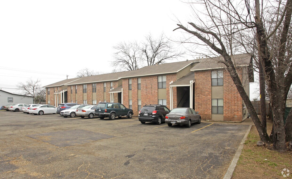 Building Photo - 1203 W 49th St