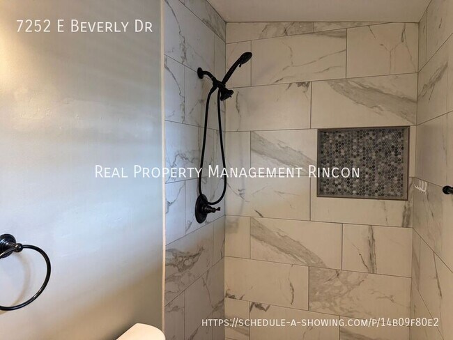 Foto del edificio - 7252 E Beverly Dr