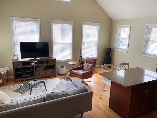 Foto del edificio - 1717 N Fern Ct
