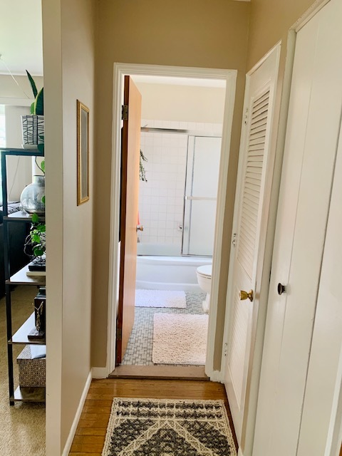 Bathroom - 2717 W 13 Mile Rd