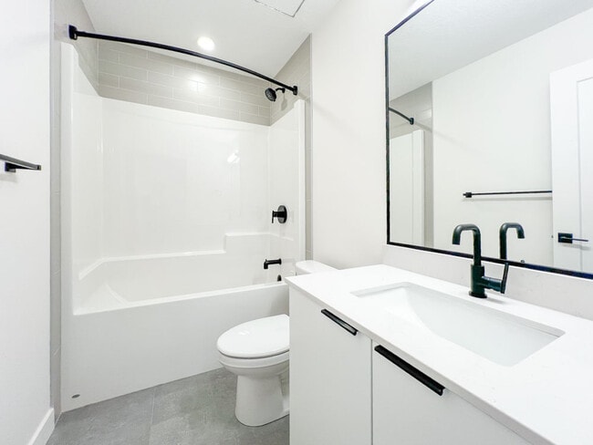 Photo du bâtiment - 9326-9153 153 St NW