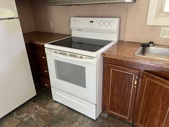 Foto del edificio - 3 Bedroom Singlewide Mobile Home