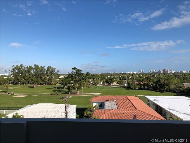 Foto del edificio - 110 S Shore Dr