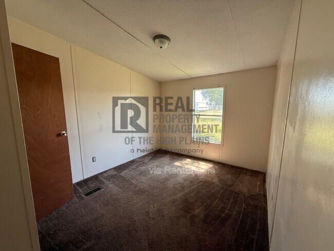 Foto del edificio - 7900 Upton Rd