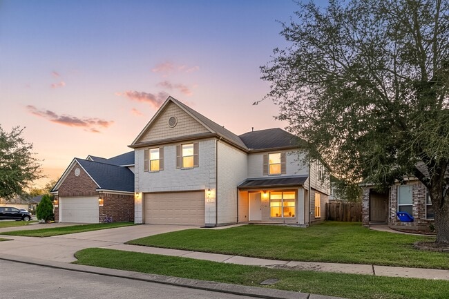 Building Photo - 18107 Fairhope Oak St