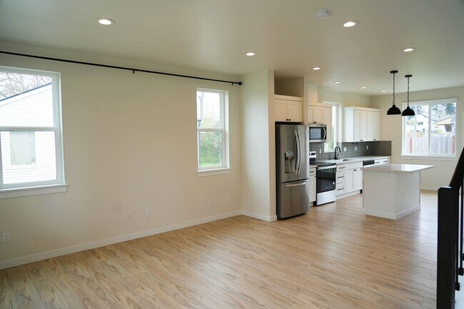 Building Photo - Elegant 3 Bedroom Home In Tacoma
