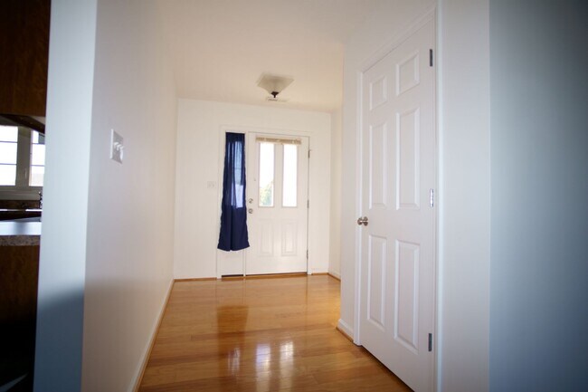 Foto del edificio - 3 Bed/2 Bath. Master on Main. Close to shopping, US 460, and I-81