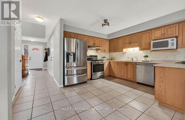 Photo du bâtiment - 664 Columbia Forest Blvd