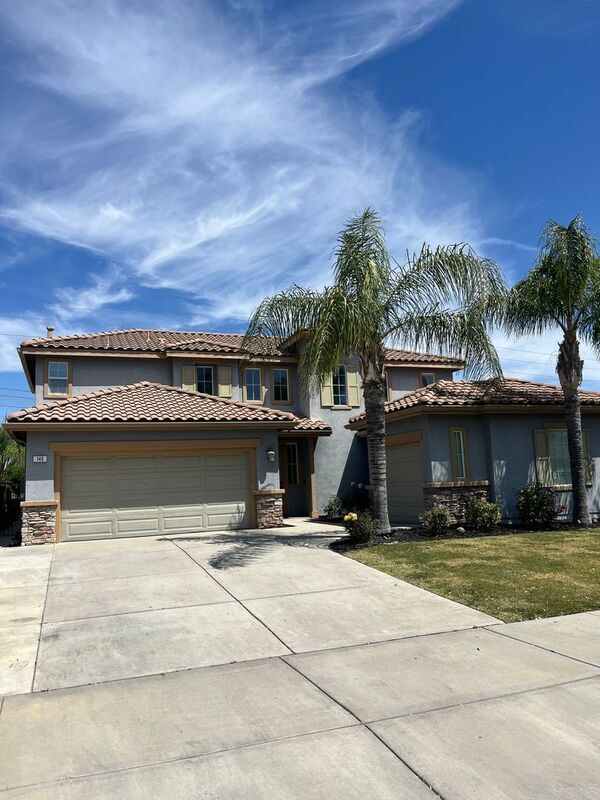 Building Photo - 146 Goldenrod Ave