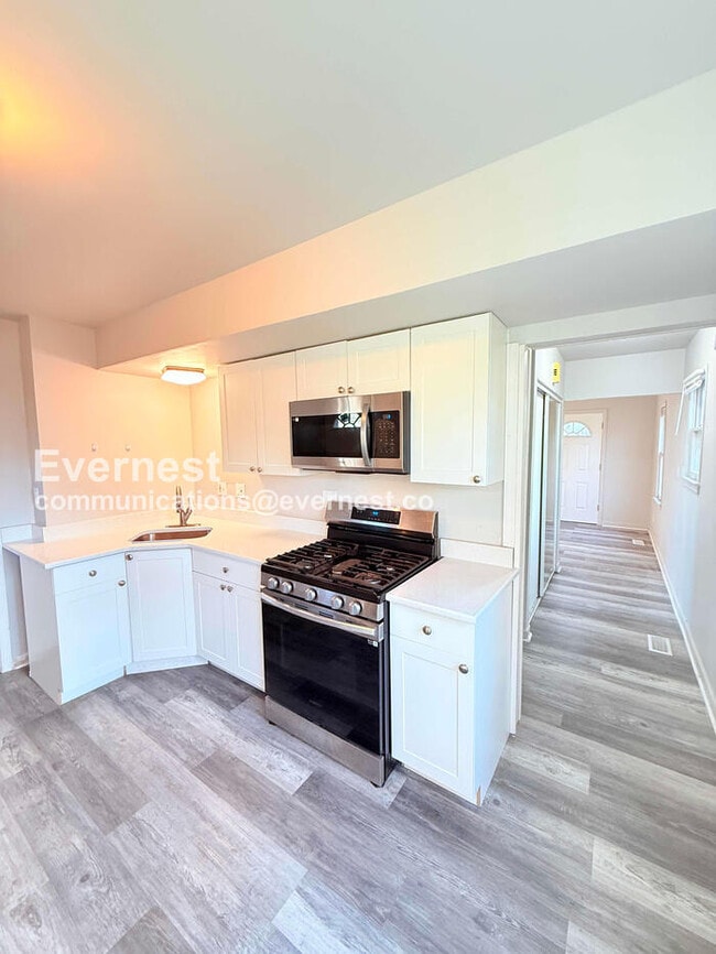 Building Photo - 19148 Hilton Dr