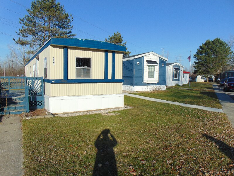 Building Photo - 3747 N Riata Dr