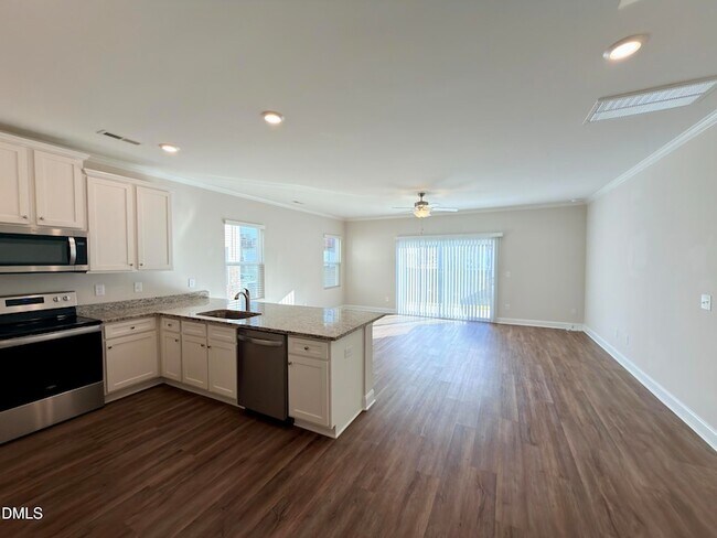 Foto del edificio - 6928 Outfall Point Ln