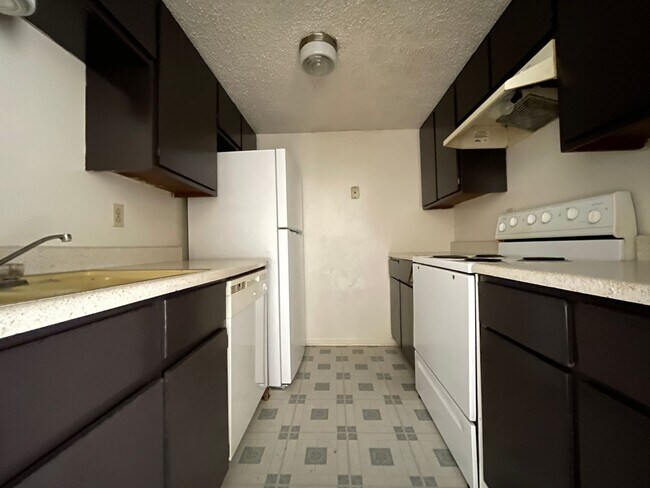 Foto del edificio - 4306 Lake Rd