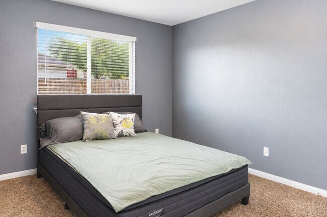 Building Photo - 2403 Orchard Run Way