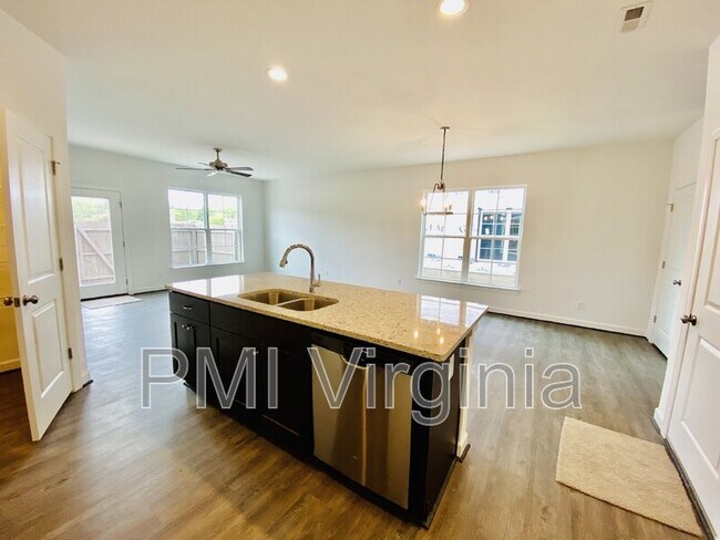 Foto del edificio - 2422 Fieldsway Dr