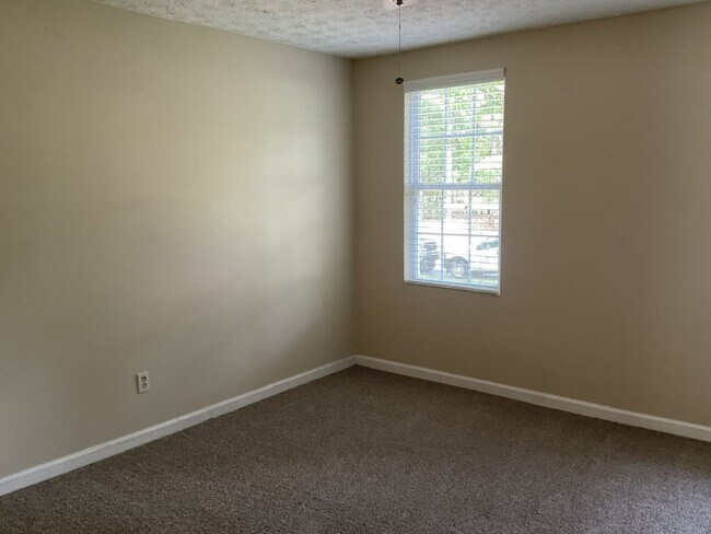 Building Photo - 113 Kirton Turn