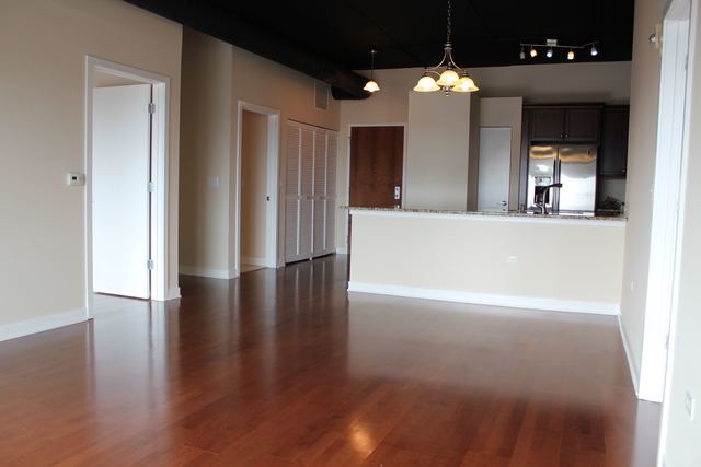 Building Photo - 450 Village Center Dr
