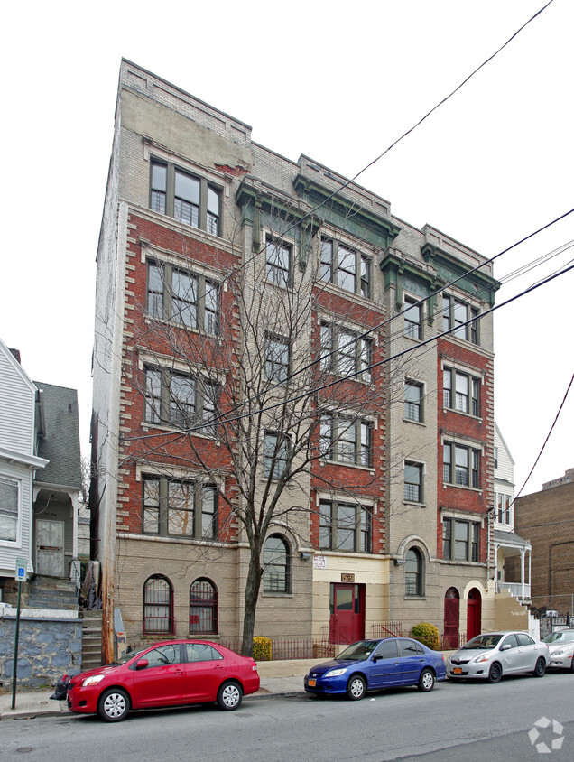 Building Photo - 156-158 Woodworth Ave