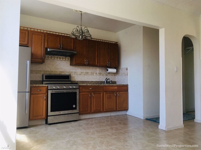 Building Photo - 2 br, 1 bath  - 650 19th St