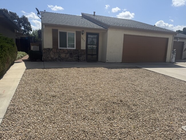 Building Photo - 1820 Marigold Ln